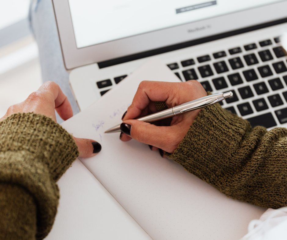 Decoding Surfers: How to Identify Website Visitors with Ease