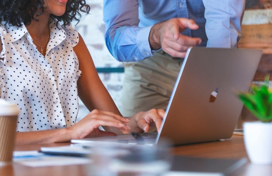 Revolutionize Sales with RealTime Visitor Tracking Insights